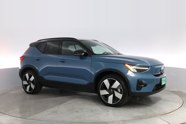 2023 Volvo XC40 Recharge — photo 11 of 24