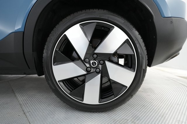 2023 Volvo XC40 Recharge — photo 15 of 24
