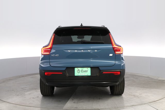 2023 Volvo XC40 Recharge — photo 12 of 24
