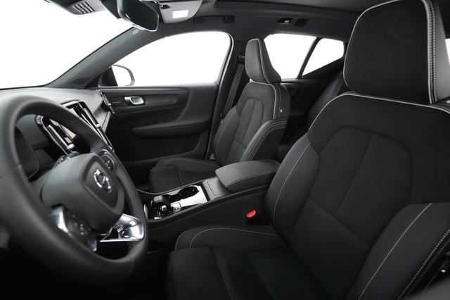 2023 Volvo XC40 Recharge — photo 3 of 24