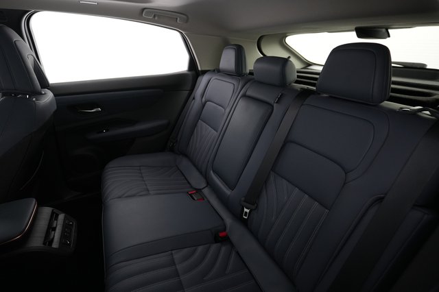 2023 Nissan Ariya — photo 18 of 20