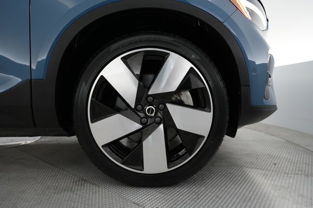 2022 Volvo C40 Recharge — photo 16 of 24