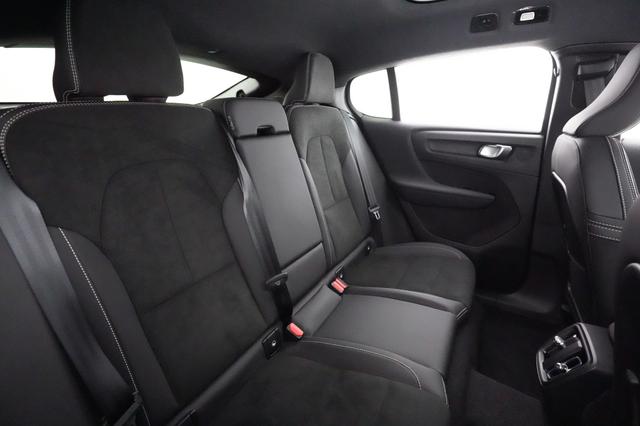 2022 Volvo C40 Recharge — photo 4 of 24
