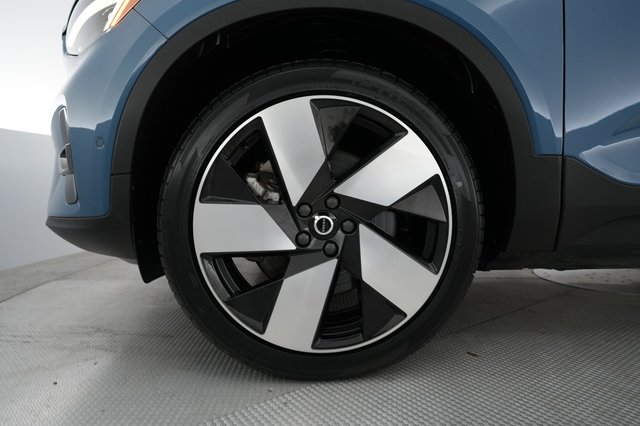 2022 Volvo C40 Recharge — photo 15 of 24