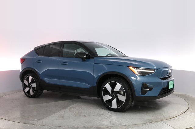 2022 Volvo C40 Recharge — photo 11 of 24