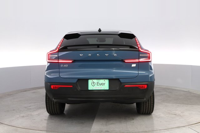 2022 Volvo C40 Recharge — photo 12 of 24