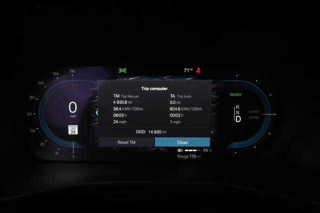 2022 Volvo C40 Recharge — photo 5 of 24