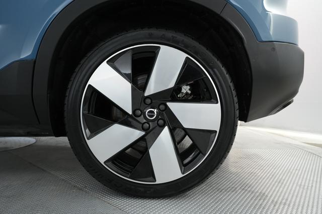 2022 Volvo C40 Recharge — photo 7 of 24
