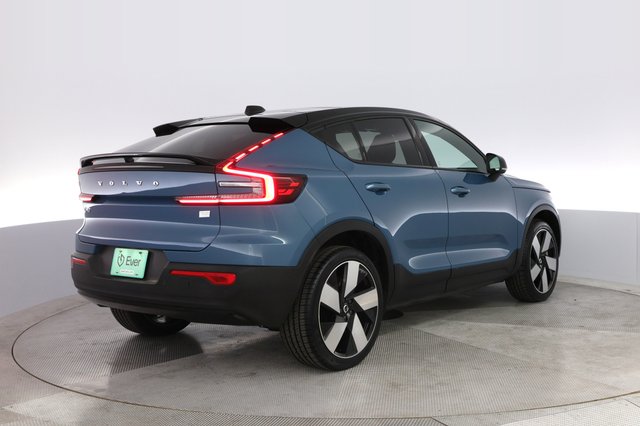 2022 Volvo C40 Recharge — photo 2 of 24