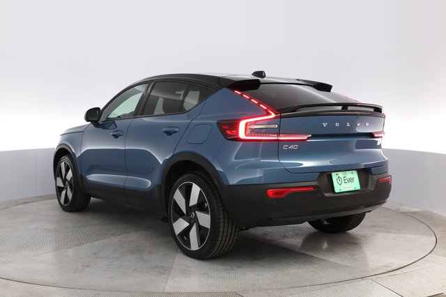 2022 Volvo C40 Recharge — photo 13 of 24