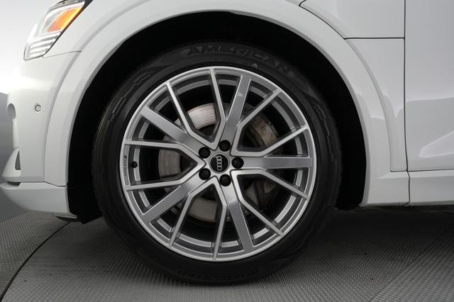 2021 Audi e-tron — photo 7 of 25