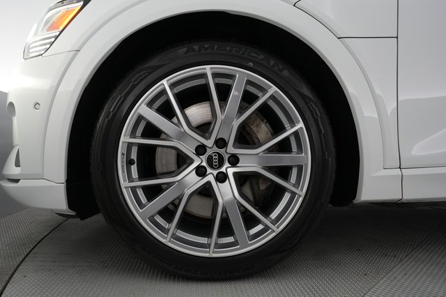 2021 Audi e-tron — photo 7 of 25