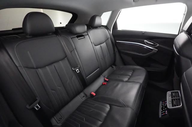 2021 Audi e-tron — photo 4 of 25