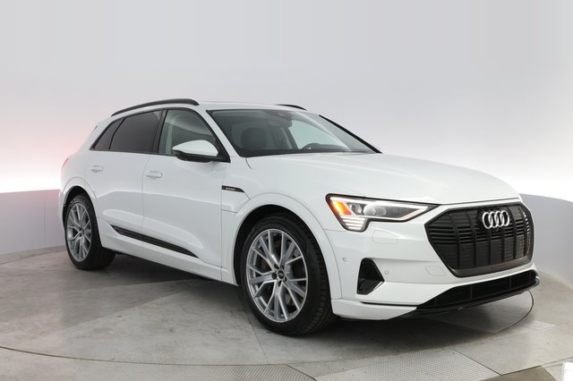 2021 Audi e-tron — photo 10 of 25