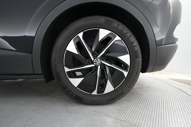 2021 Volkswagen ID.4 — photo 16 of 20