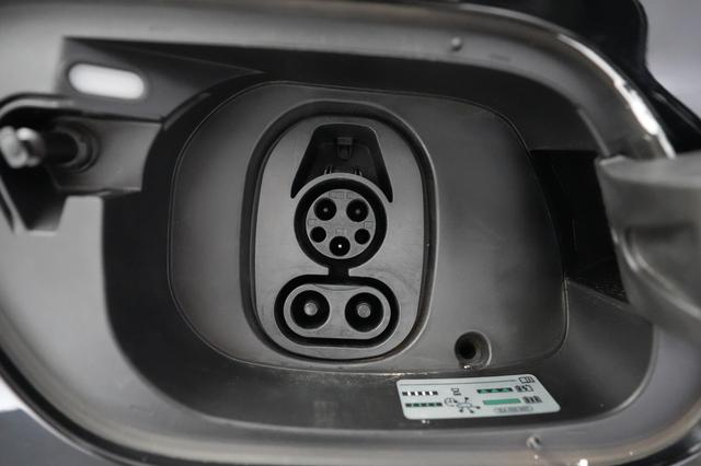 2021 Volkswagen ID.4 — photo 8 of 20