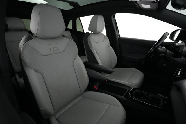 2021 Volkswagen ID.4 — photo 18 of 20