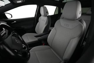 2021 Volkswagen ID.4 — photo 3 of 20