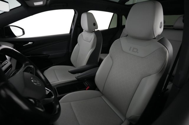 2021 Volkswagen ID.4 — photo 3 of 20