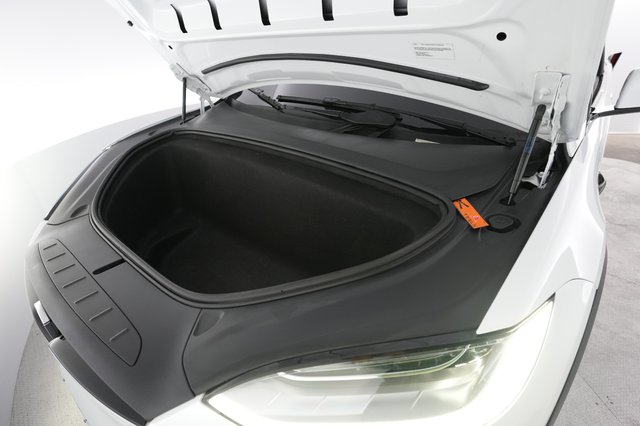 2022 Tesla Model X — photo 21 of 22