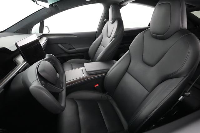 2022 Tesla Model X — photo 3 of 22
