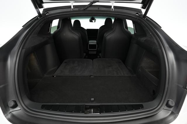 2022 Tesla Model X — photo 6 of 22