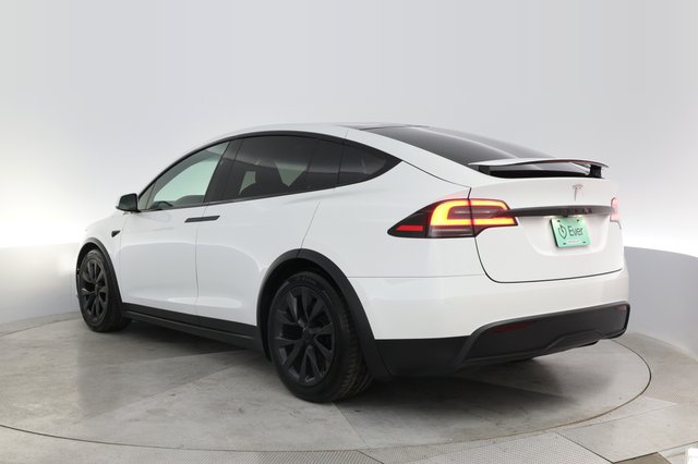 2022 Tesla Model X — photo 13 of 22