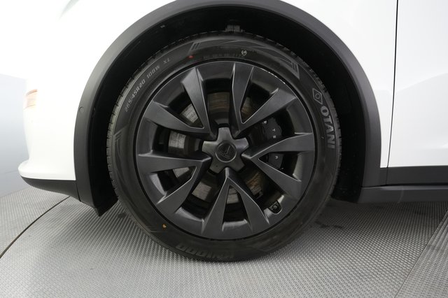 2022 Tesla Model X — photo 15 of 22