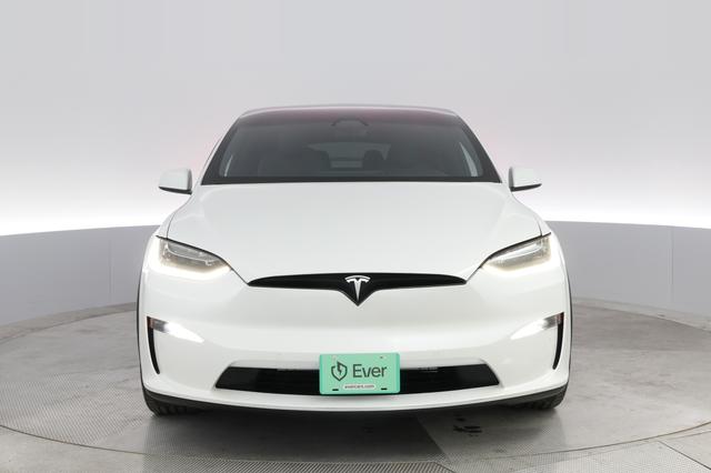 2022 Tesla Model X — photo 9 of 22