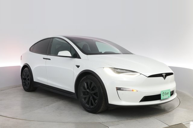 2022 Tesla Model X — photo 10 of 22