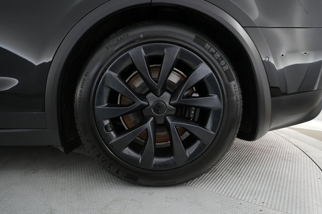2022 Tesla Model X — photo 15 of 23