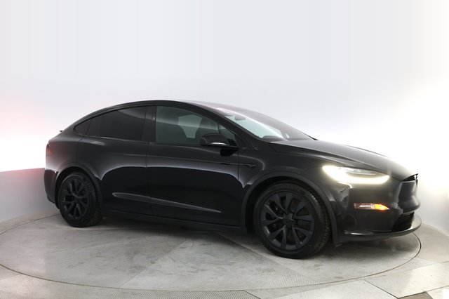 2022 Tesla Model X — photo 11 of 23