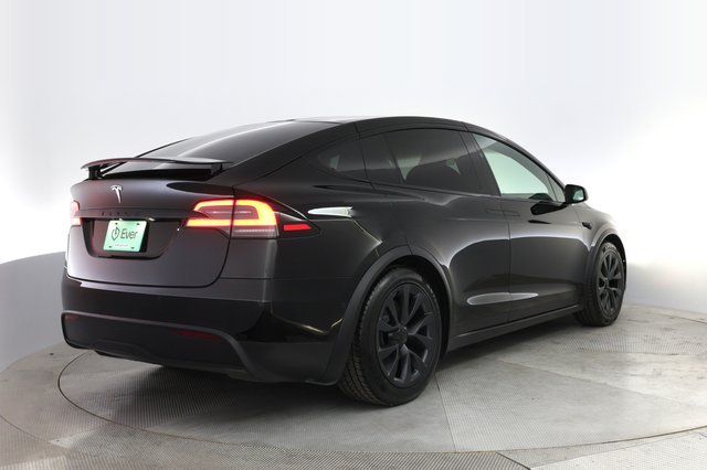 2022 Tesla Model X — photo 2 of 23