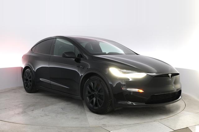2022 Tesla Model X — photo 10 of 23
