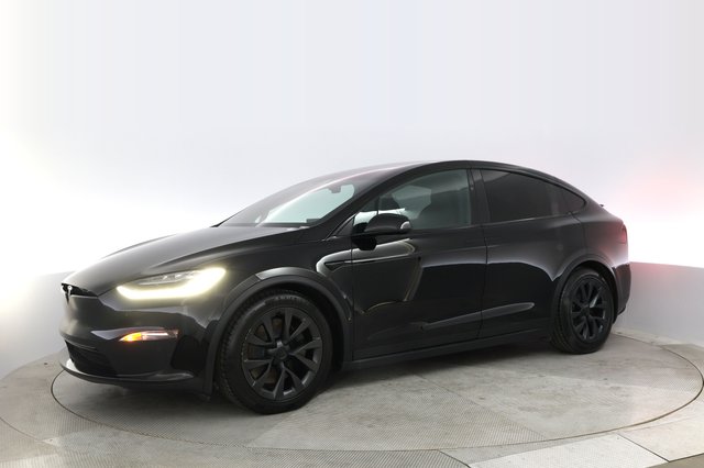 2022 Tesla Model X — photo 14 of 23