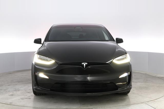 2022 Tesla Model X — photo 9 of 23