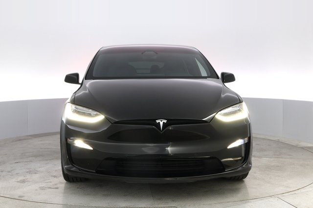 2022 Tesla Model X — photo 9 of 23