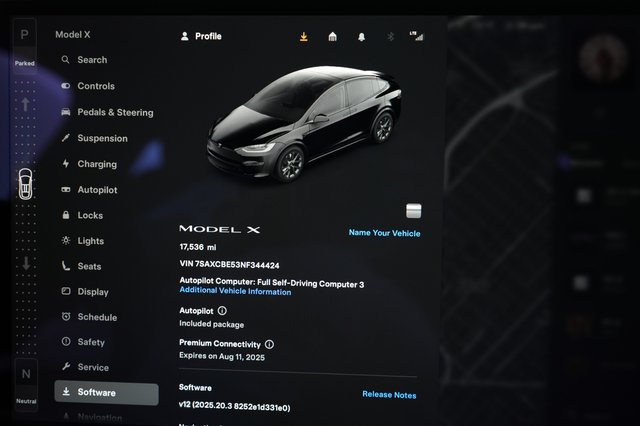 2022 Tesla Model X — photo 5 of 23