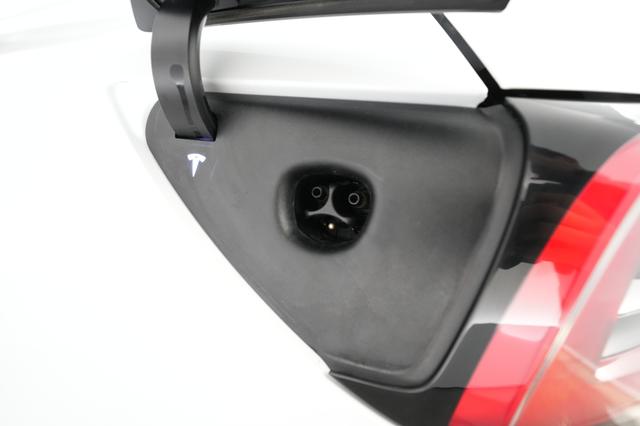 2021 Tesla Model Y — photo 8 of 22