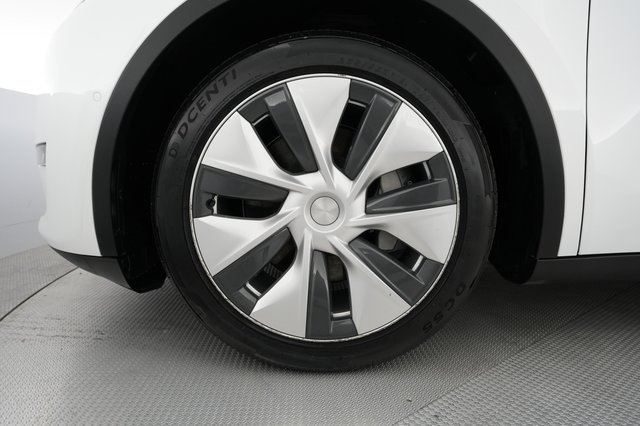 2021 Tesla Model Y — photo 15 of 22