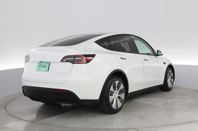 2021 Tesla Model Y — photo 2 of 22