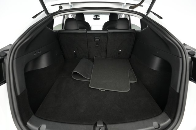 2021 Tesla Model Y — photo 6 of 22