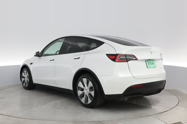 2021 Tesla Model Y — photo 13 of 22
