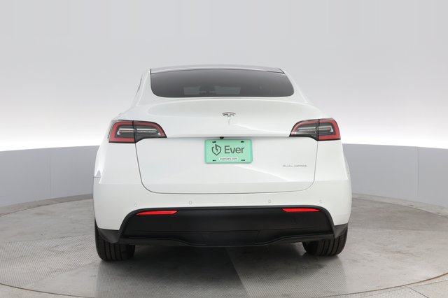2021 Tesla Model Y — photo 12 of 22