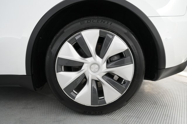 2021 Tesla Model Y — photo 16 of 22