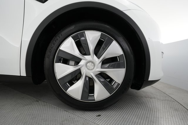 2021 Tesla Model Y — photo 7 of 22