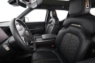 2024 Rivian R1T — photo 3 of 22