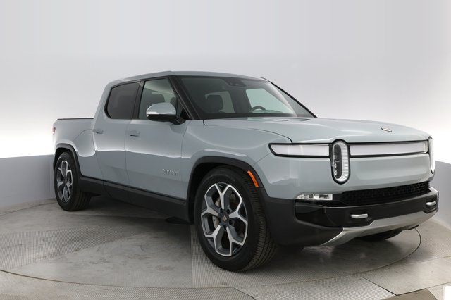 2024 Rivian R1T — photo 10 of 22