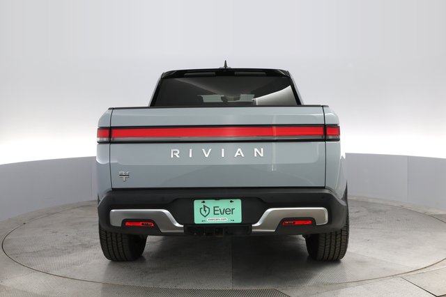 2024 Rivian R1T — photo 12 of 22