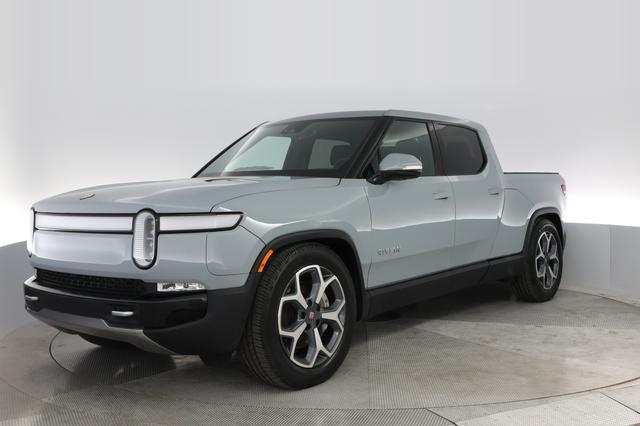 2024 Rivian R1T — VIN 7FCTGBAA8RN033057
